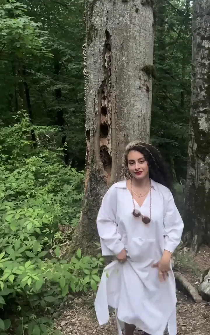 Quick Forest Panties Flash 😈🌳👙