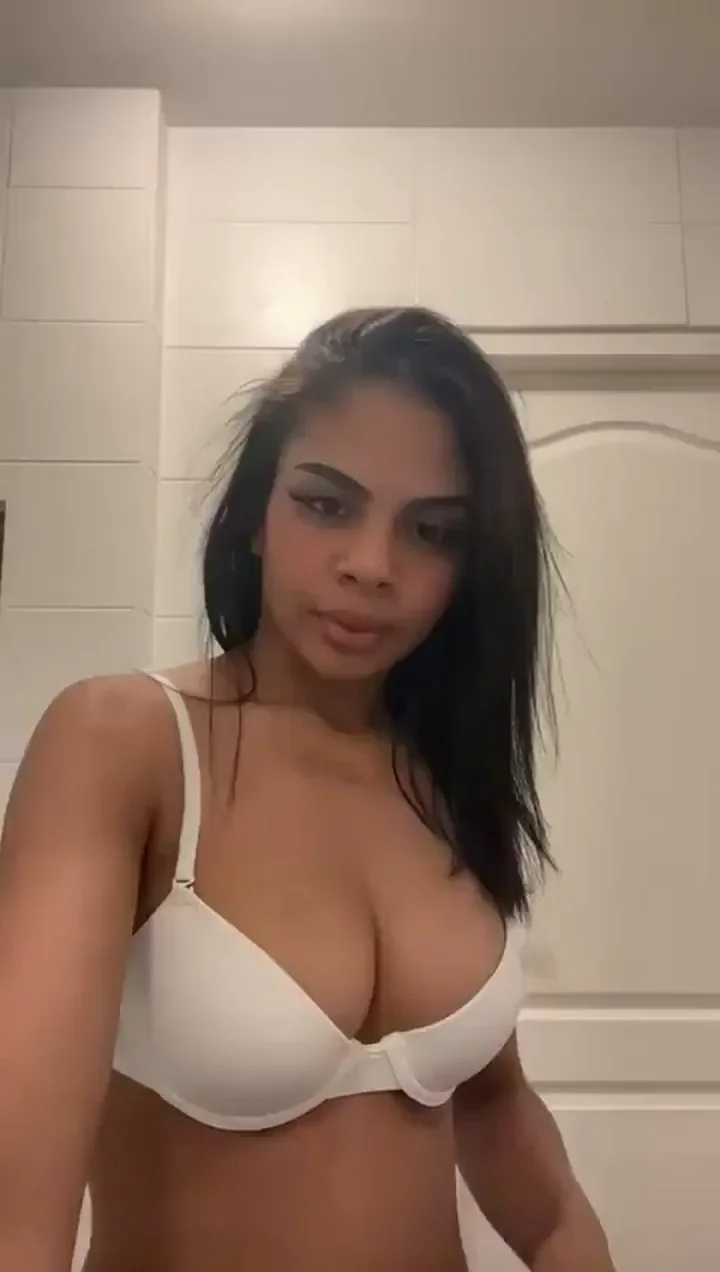 🍑🔥 These Juicy Tits Beg for a Squeeze in Her Tiny Bra