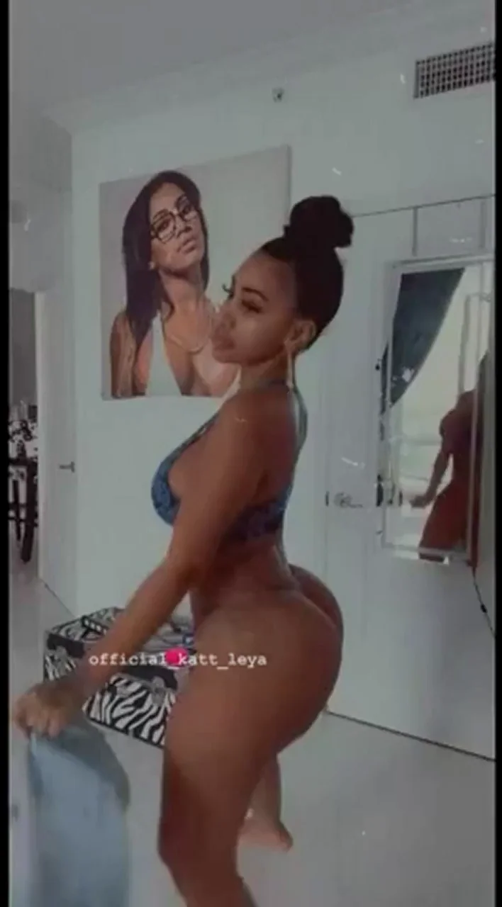 Let me twerk on you baby