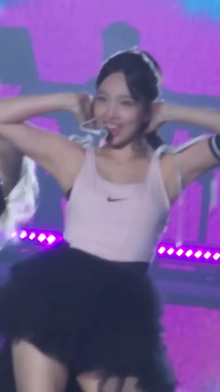 TWICE - Nayeon