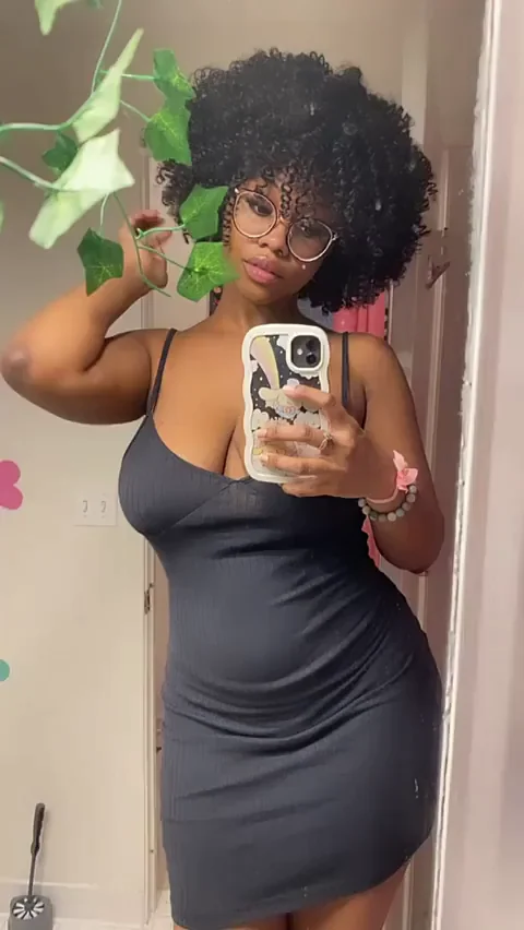 I bet your GF doesn't send you vids like this