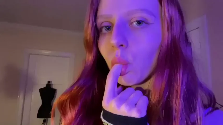 Redheads have the juiciest ass, do you want to try it?