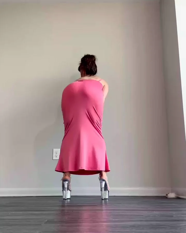 Mesmerizing Tight Pink Dress Ass Tease