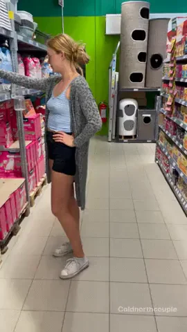 Bored Shopping? Tits Make It Hot 😍🍈🍈