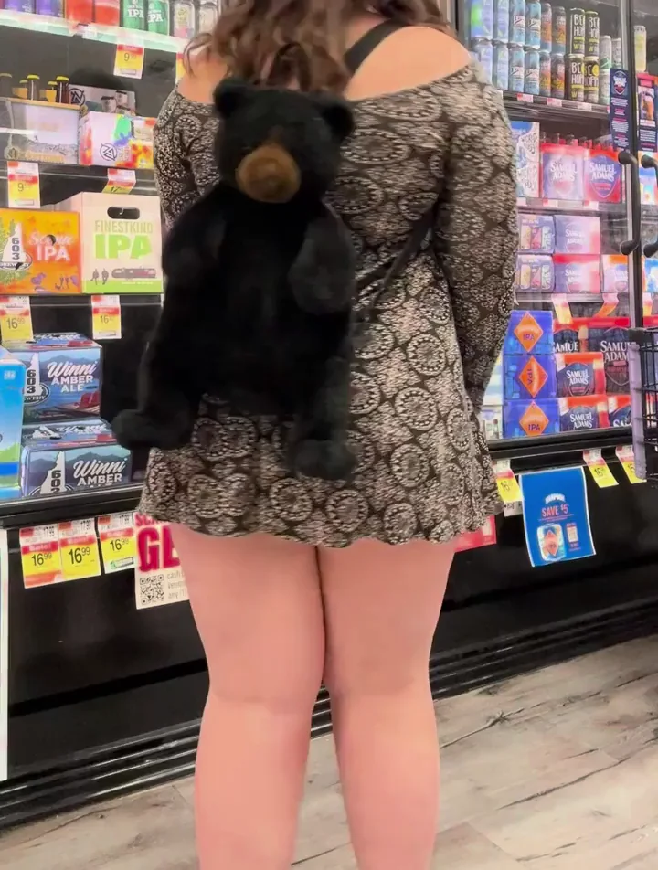 Thick Babe Flashes Juicy Ass & Pussy Reaching High in Grocery Store 🥜😏
