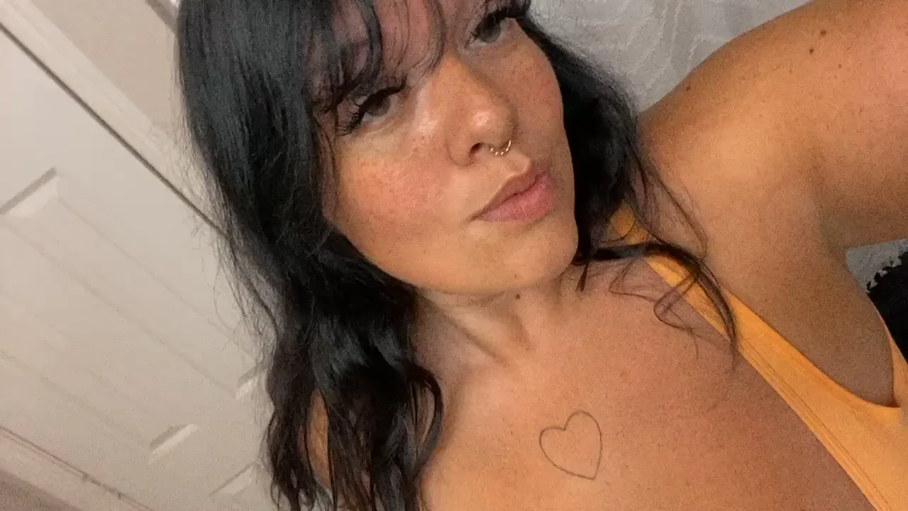 Would you worship at Southern Belle goddess with big tits?