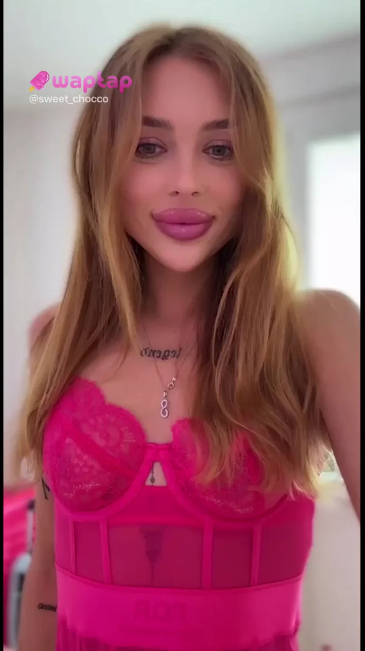 I need someone to play with my tits.