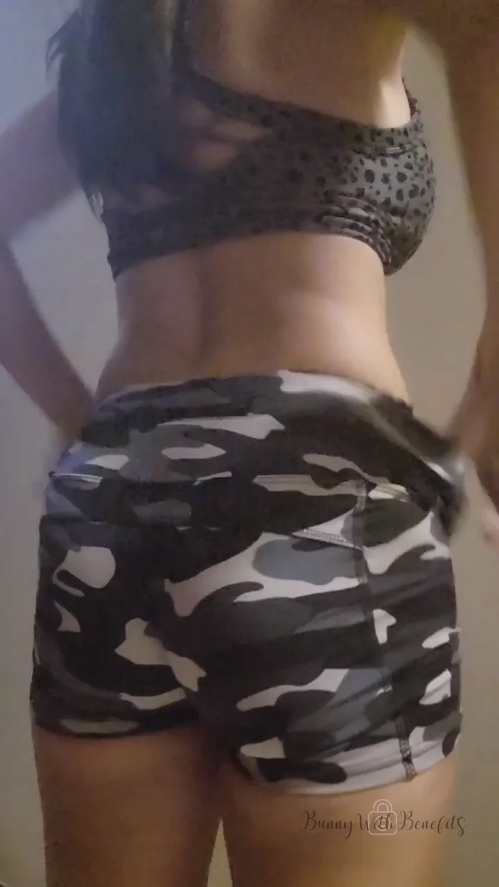 I love a little afternoon booty tease.