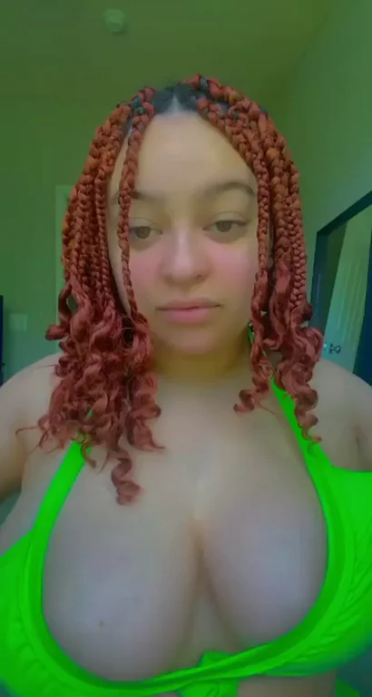 Thick Redhead Babe's Head-Swallowing Green Bikini Tits