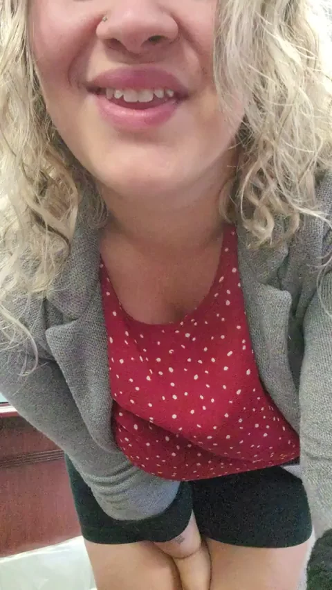 Thick Office Slut Flashes Her Juicy Ass 🍑 Won't Snitch to HR? 😈