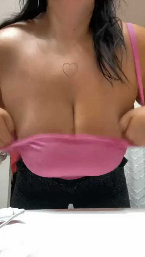 Thick Babe Pulls Out Her Massive Tits 🍈🍈🔥