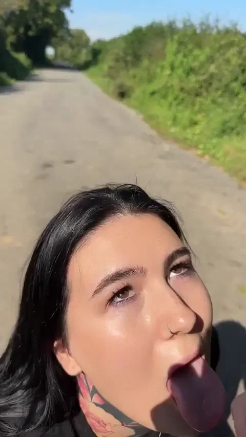 I need advice, i went on a date and within 10 minutes he was giving me a facial... Does this make me a whore