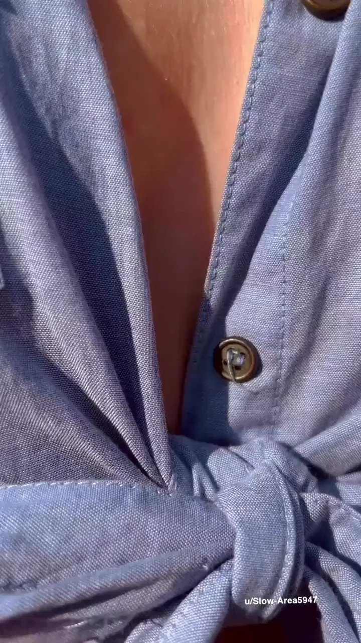 Wanna Pound This Slutty College Babe? 😈🍑