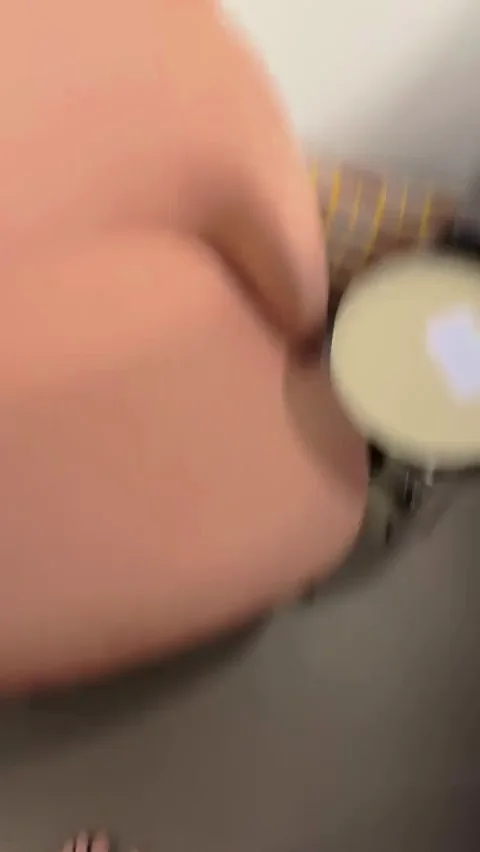 an 18yo whose alone and horny