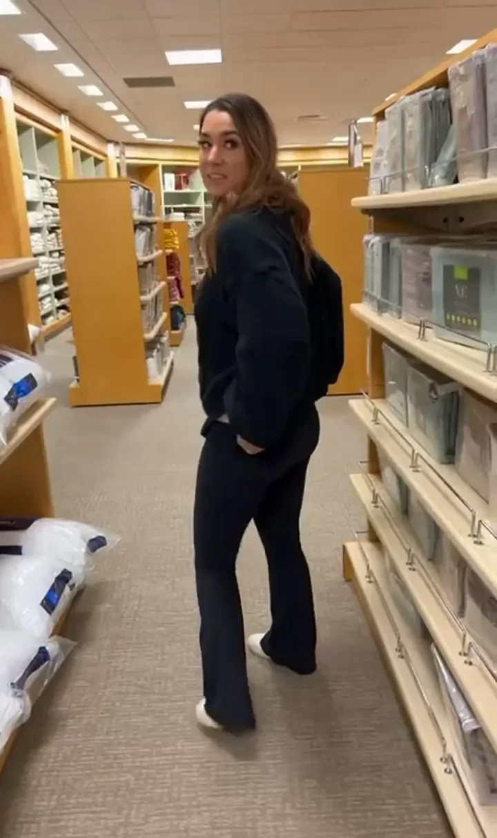 Library Flasher Tease: Would You Date This Ass-Baring Slut? ;)
