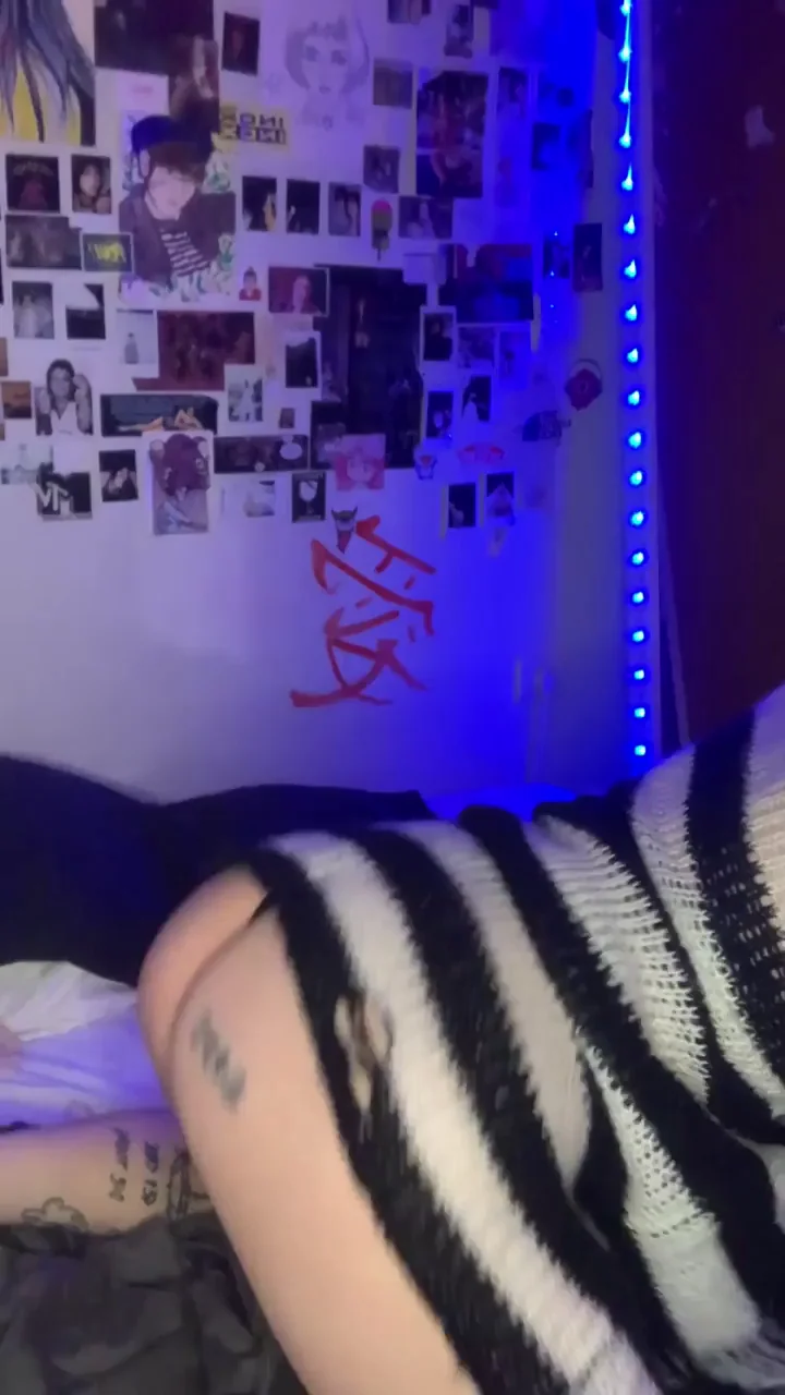 Would you let me twerk on your cock like this?