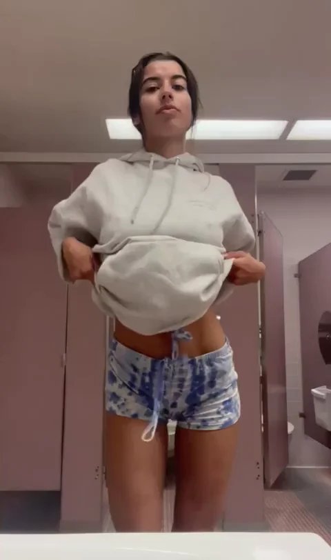 Quick Boobie & Ass Flash in School Bathroom Between Classes 😈🍑💦