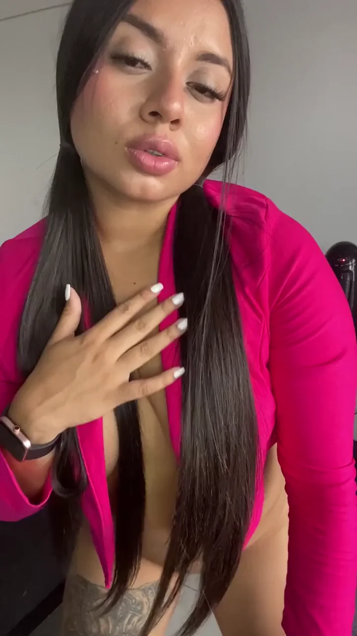 Hot Latina Tease: 'Do I Have the Ideal Slutty Curves?'