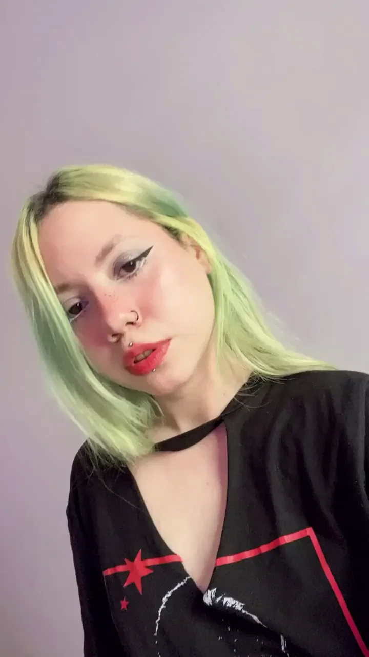 small and with a big ass...am I your type? ðŸ–¤🥺