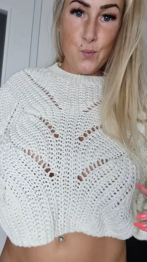 Blonde MILF's Massive Titty Drop Tease 😍💦 Suck Me Baby!