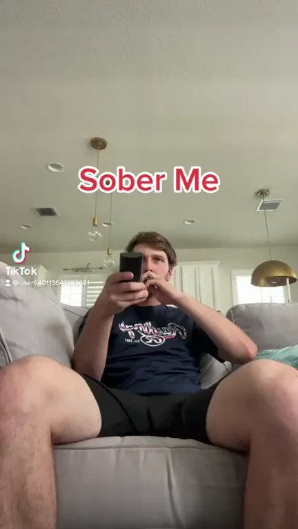 21yo Dude's Buttplug Hits Different When He's High AF