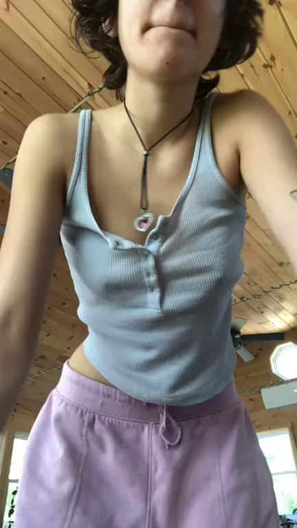 Kat Dennings Lookalike Asks: Like These Bouncy Tits? 😍🍈🍈